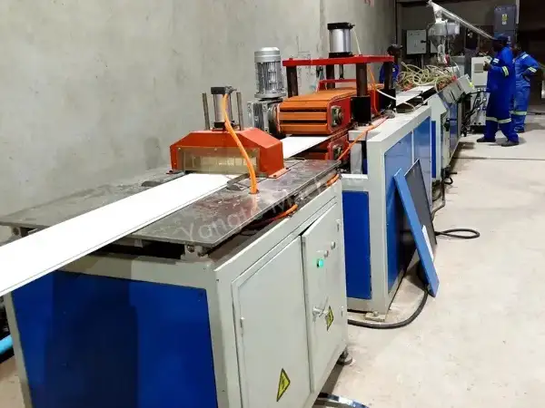 ເຄື່ອງເຮັດເພດານ PVC ອາຟຣິກາ