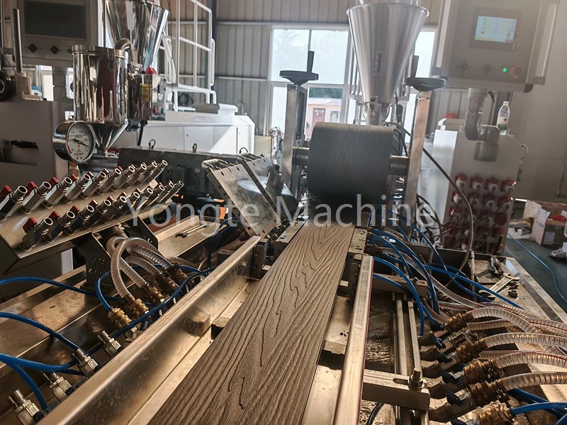 ເຄື່ອງຈັກປ່ຽນສິ່ງເສດເຫຼືອຈາກພາດສະຕິກເປັນໂປຣໄຟລ໌ WPC