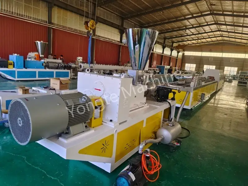 Yongte WPC Door Profile Extrusion Line ສໍາລັບລູກຄ້າອິນເດຍ